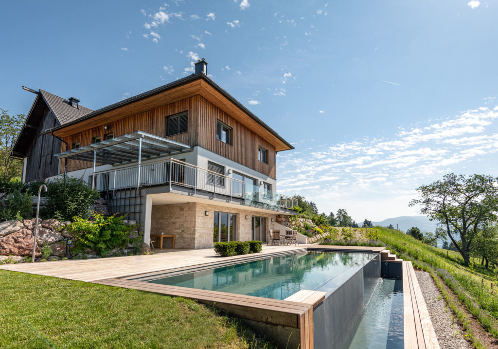 FREIRAUM Living Pool mit Ueberlaufkannte