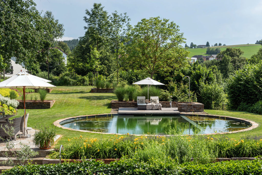 FREIRAUM Garten mit Swimming Pond