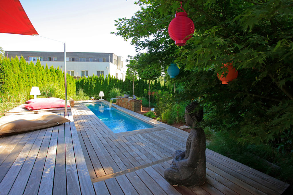 FREIRAUM Living Pool mit Holzdeck