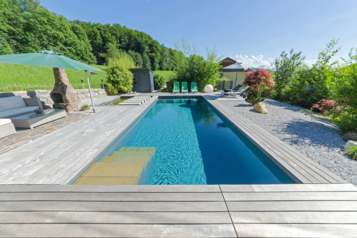 FREIRAUM Biopool mit Treppe Eckeinstieg