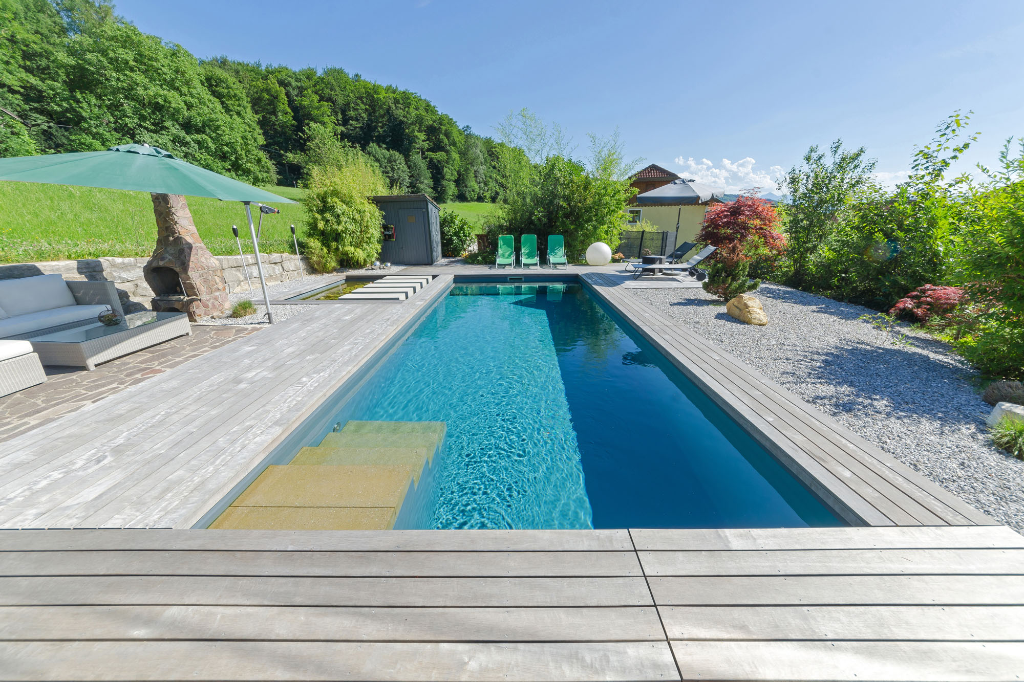 Weder Chlor noch Salz: Die dritte Pool-Option