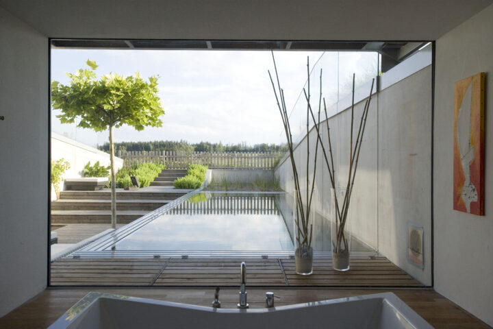 Sorgenfrei schwimmen im Living Pool ohne Chemie.