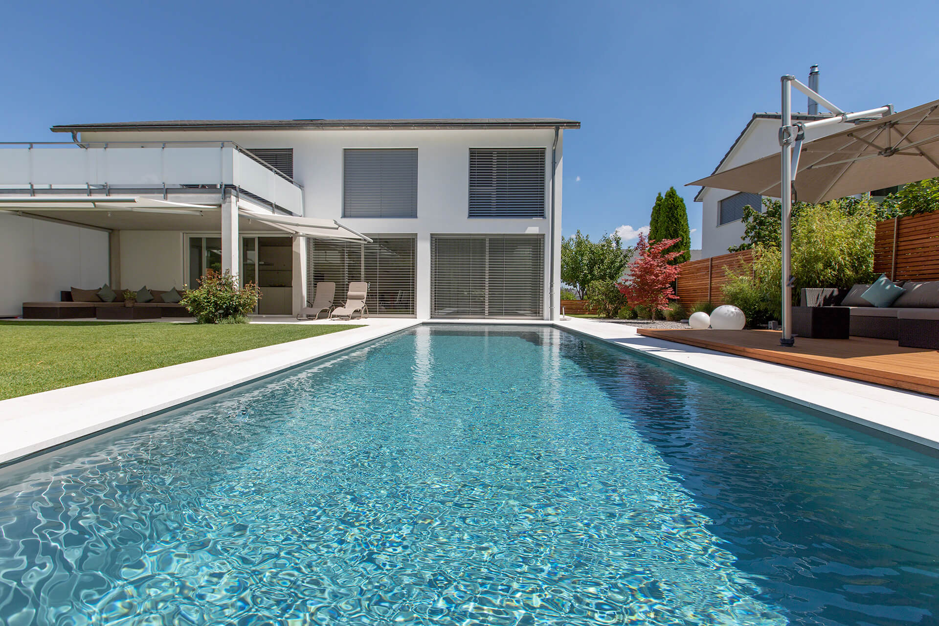 Der Living Pool im Jahreslauf: Wie Ihr Pool in jeder Saison fasziniert